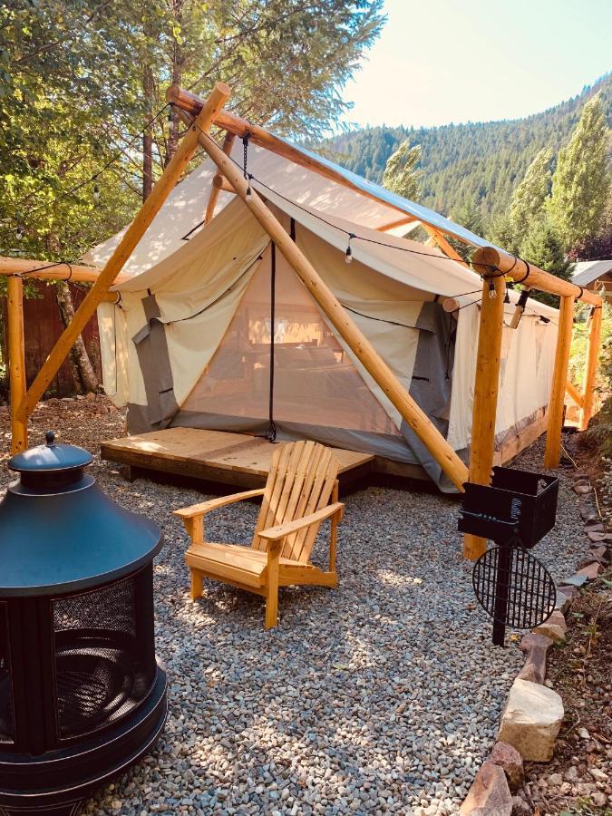Umpqua'S Last Resort - Wilderness Cabins, Rv Park & Glamping Idleyld Park Экстерьер фото