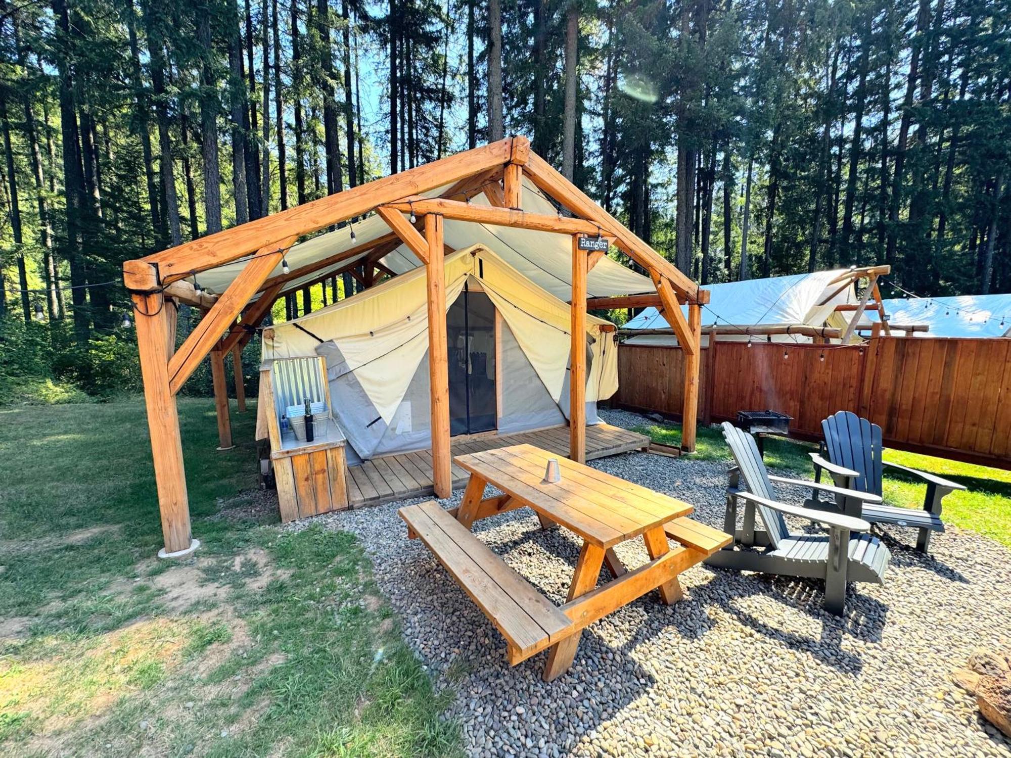 Umpqua'S Last Resort - Wilderness Cabins, Rv Park & Glamping Idleyld Park Экстерьер фото