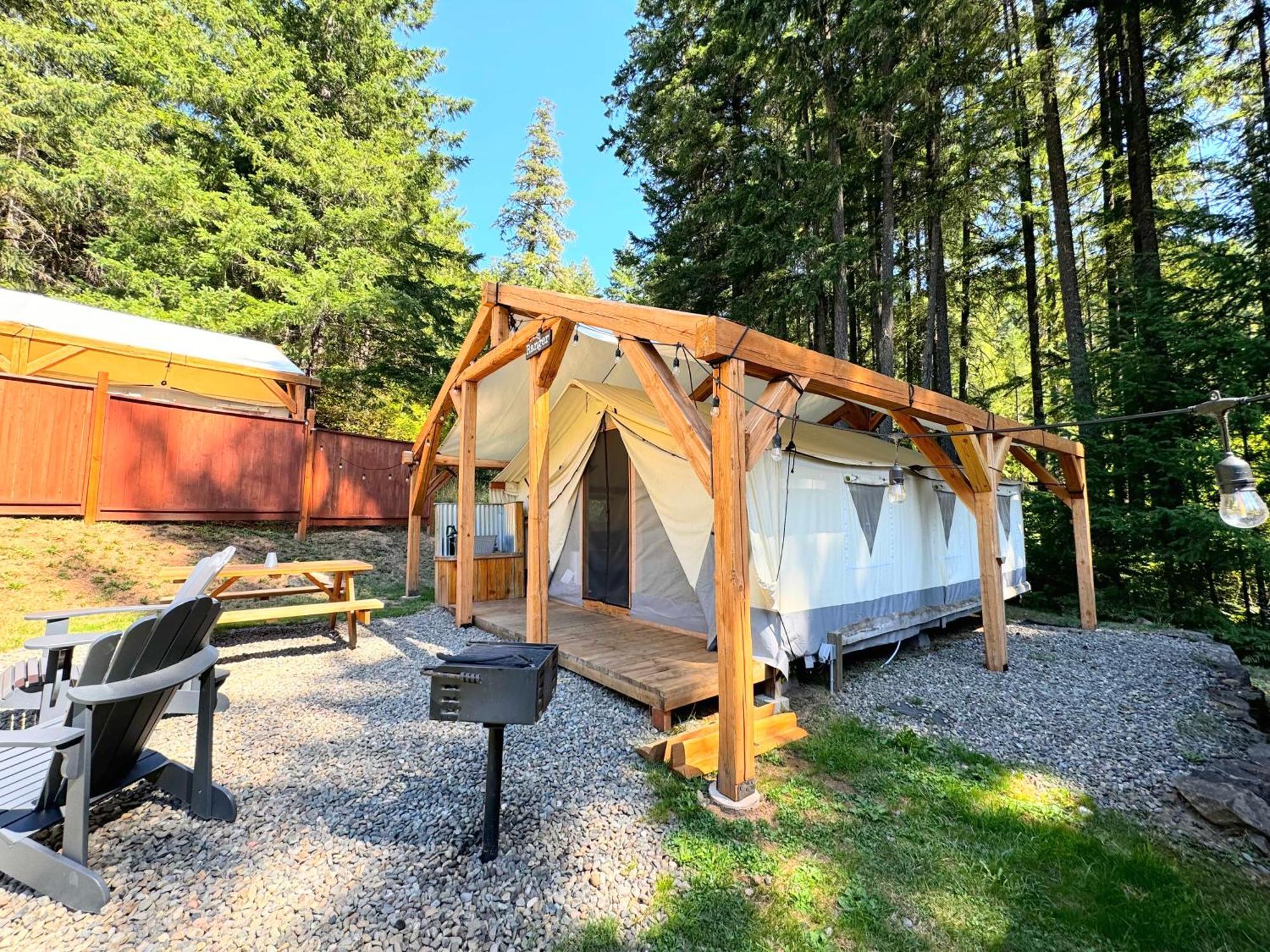 Umpqua'S Last Resort - Wilderness Cabins, Rv Park & Glamping Idleyld Park Экстерьер фото