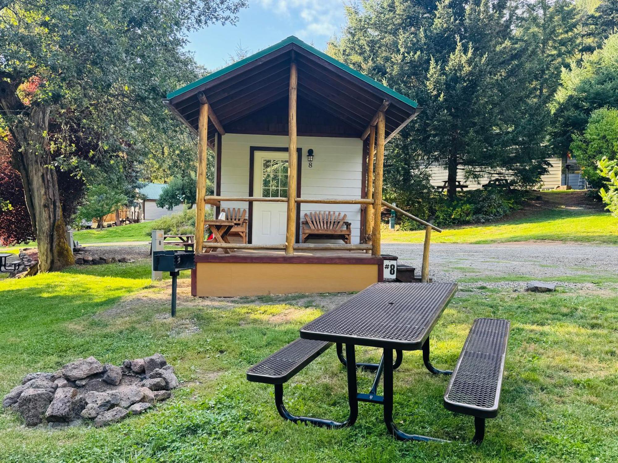 Umpqua'S Last Resort - Wilderness Cabins, Rv Park & Glamping Idleyld Park Экстерьер фото