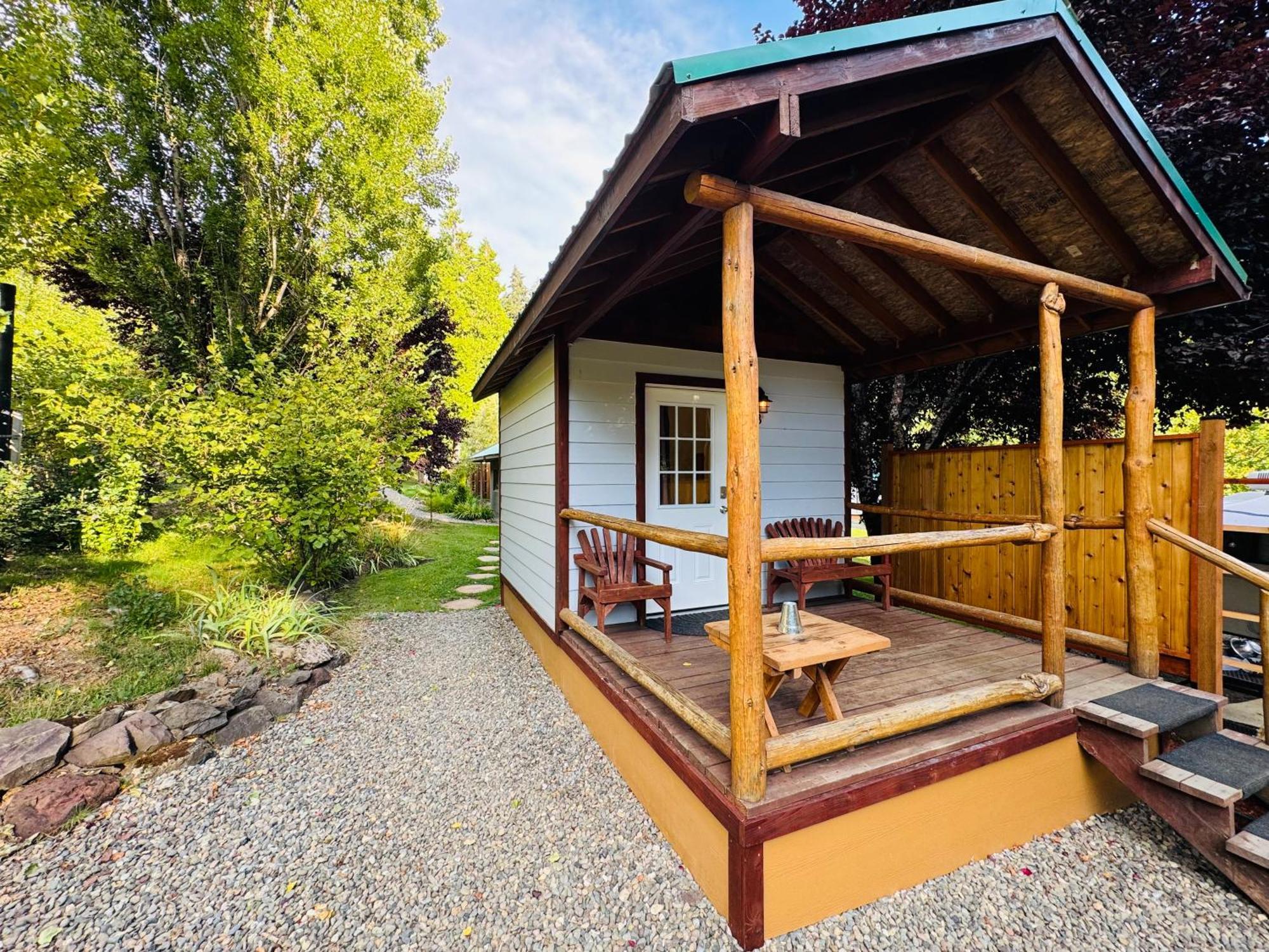 Umpqua'S Last Resort - Wilderness Cabins, Rv Park & Glamping Idleyld Park Экстерьер фото