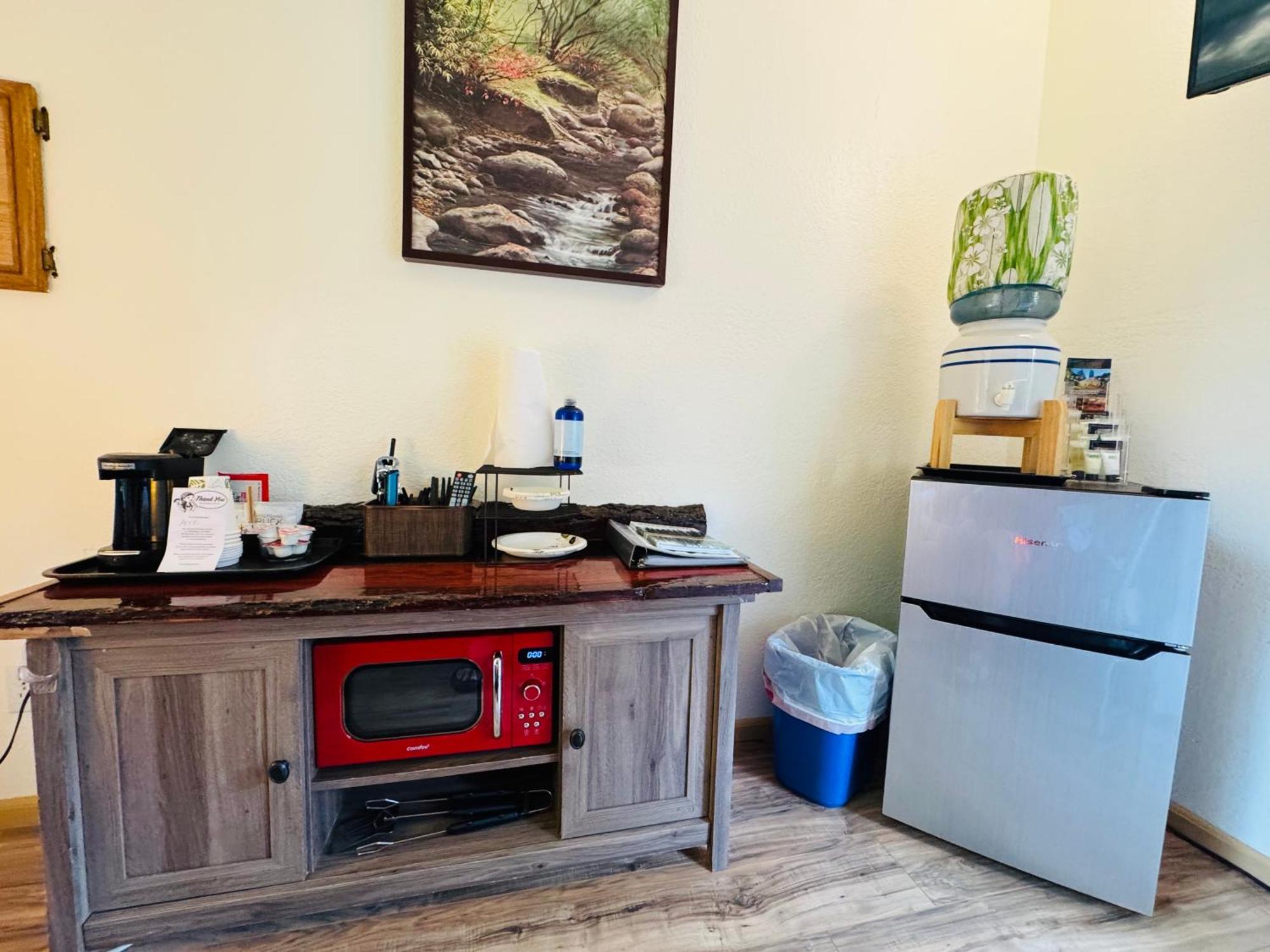 Umpqua'S Last Resort - Wilderness Cabins, Rv Park & Glamping Idleyld Park Экстерьер фото