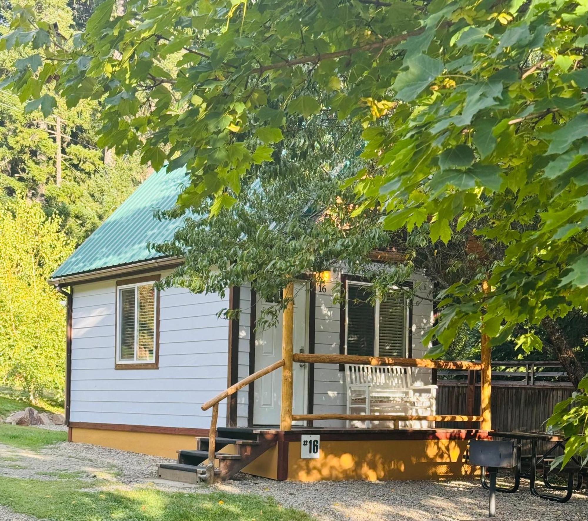 Umpqua'S Last Resort - Wilderness Cabins, Rv Park & Glamping Idleyld Park Экстерьер фото