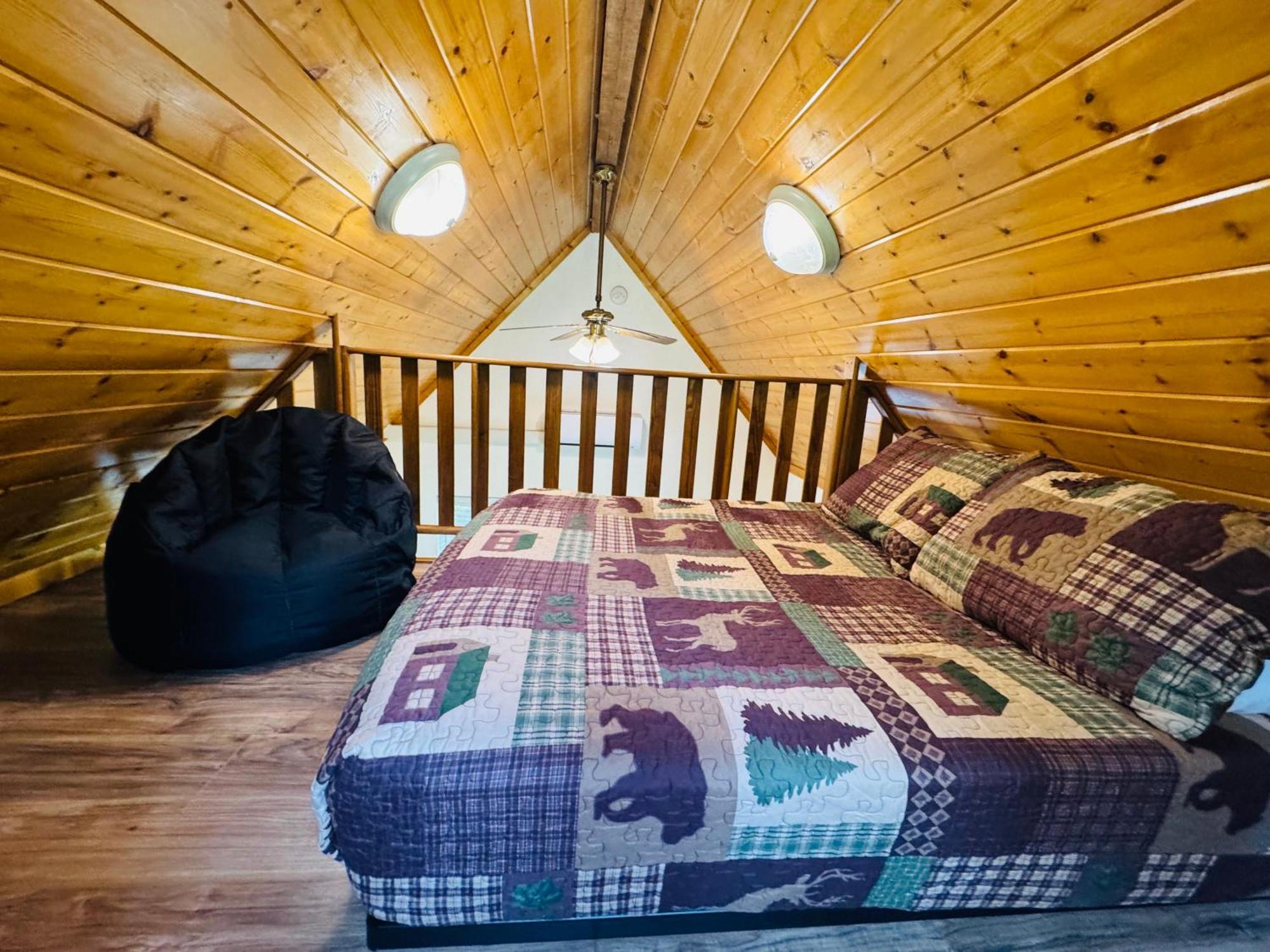 Umpqua'S Last Resort - Wilderness Cabins, Rv Park & Glamping Idleyld Park Экстерьер фото