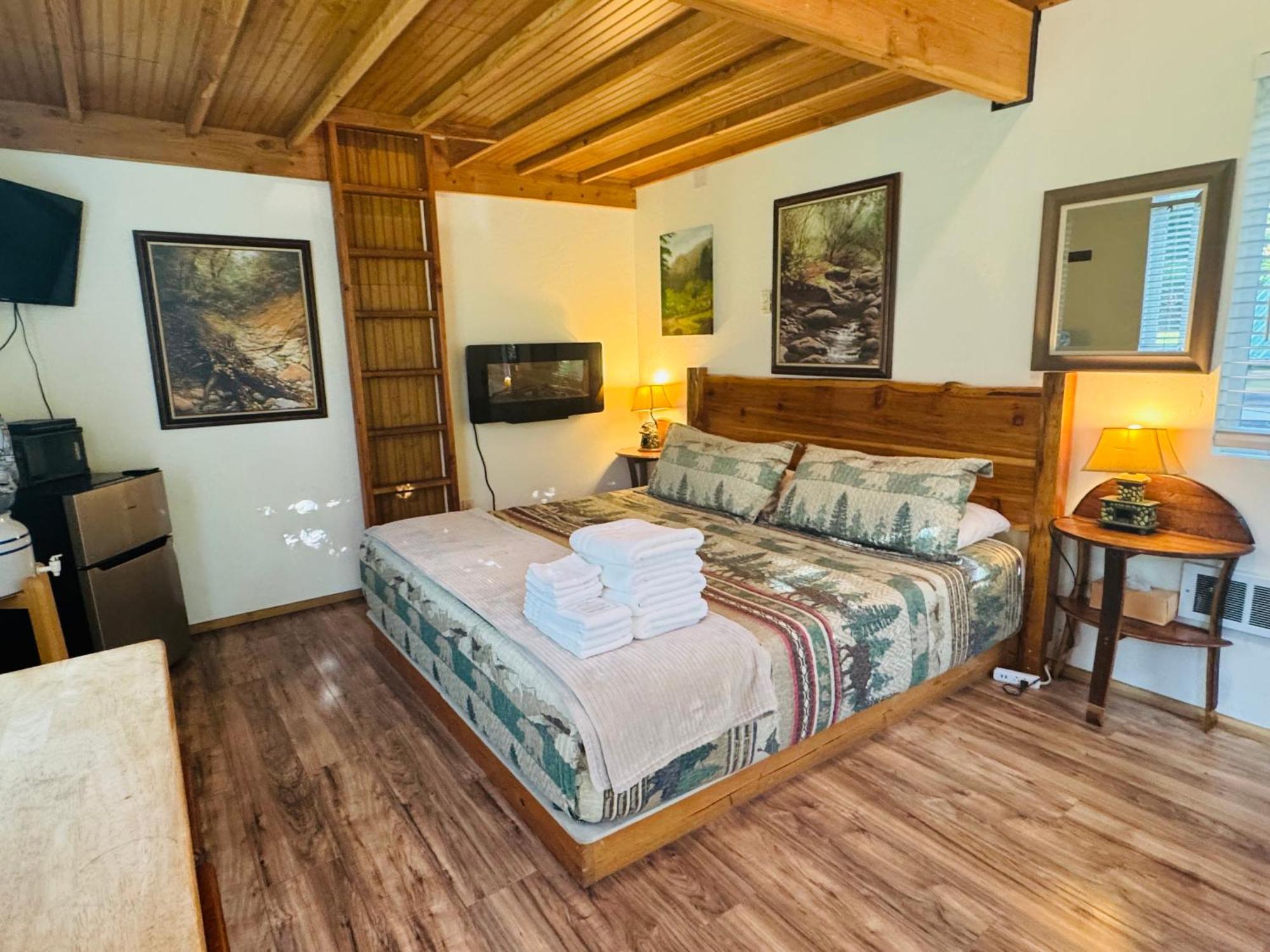 Umpqua'S Last Resort - Wilderness Cabins, Rv Park & Glamping Idleyld Park Экстерьер фото