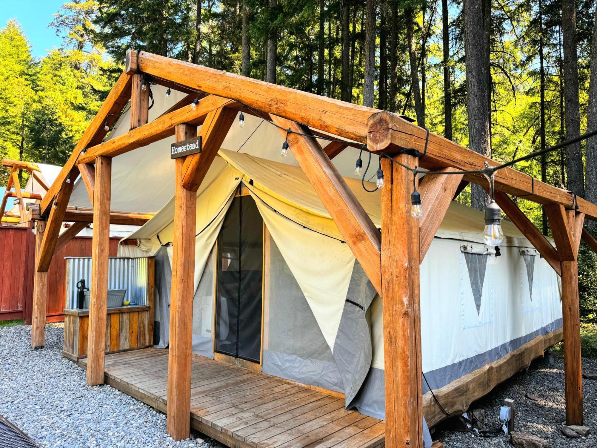 Umpqua'S Last Resort - Wilderness Cabins, Rv Park & Glamping Idleyld Park Экстерьер фото