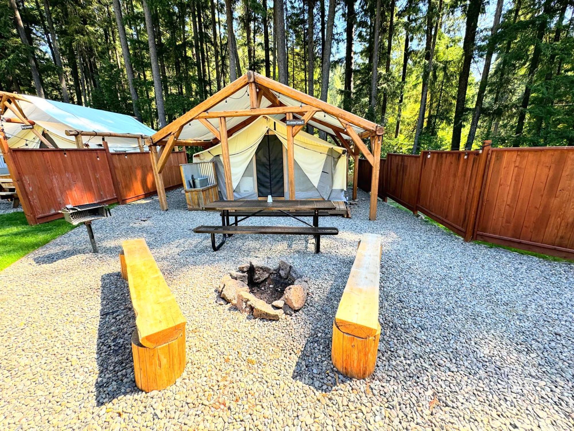 Umpqua'S Last Resort - Wilderness Cabins, Rv Park & Glamping Idleyld Park Экстерьер фото